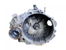 VW VW Golf VIII petrol manual gearbox UEW UFL 20 000km — thumbnail 1