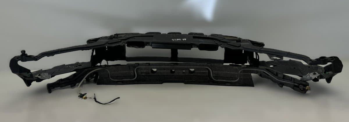 VOLVO 31416490 31378700 Front panel VOLVO V40 (2012-2019)