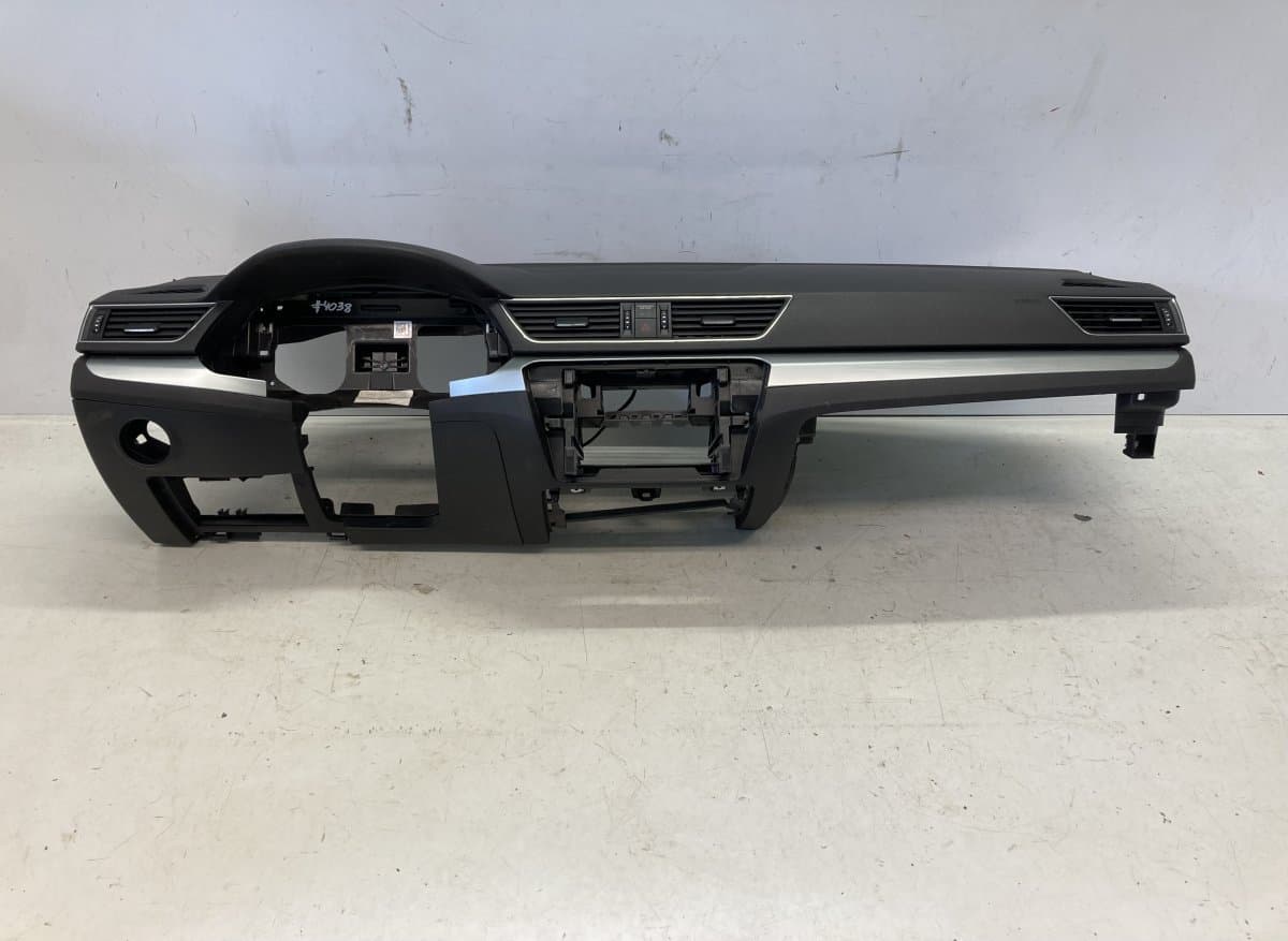 3V1857007AH 3V0857069 Dashboard SKODA SUPERB III (3V3, 3V5) (2015-2024)