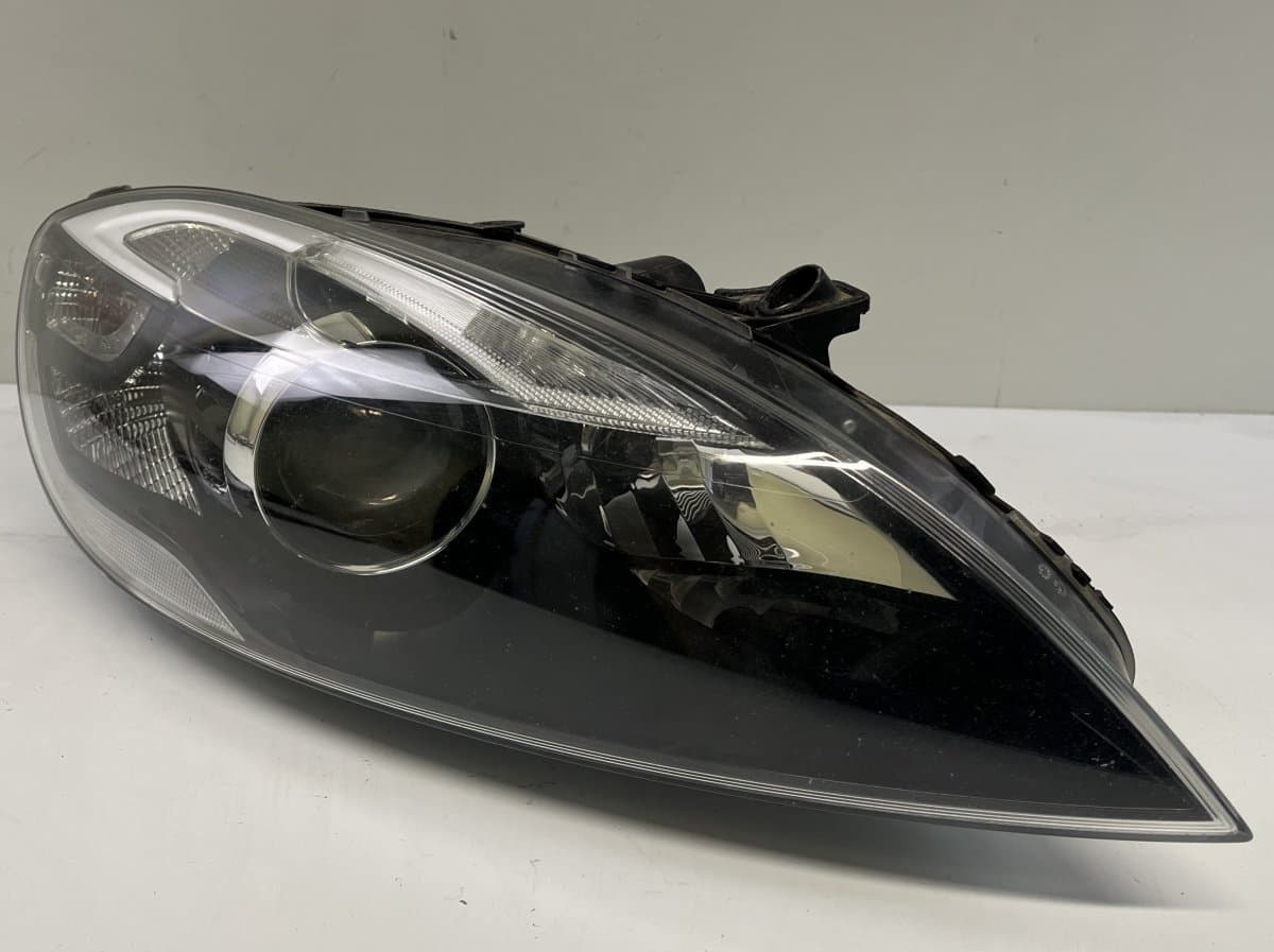VOLVO 31283333 Headlight right VOLVO V40 (2012-2019)