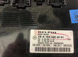 MERCEDES-BENZ A1649005101 Fuse box MERCEDES-BENZ ML-CLASS (W164) (2005-2011) — thumbnail 3
