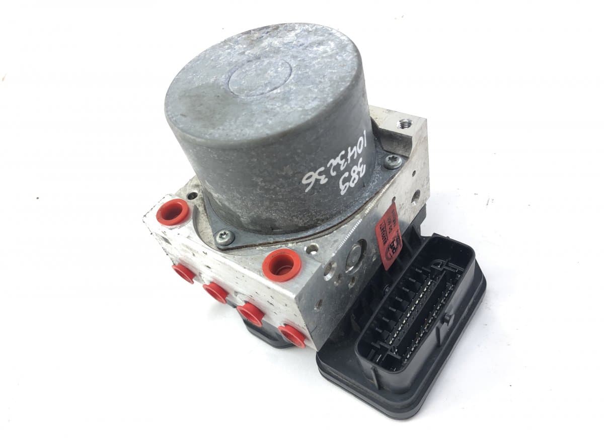 TOYOTA 4405071B10 ABS hydraulic unit / pump TOYOTA HILUX VIII (AN110, AN120, AN130) (2015-)