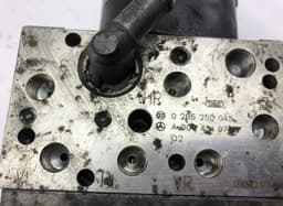 MERCEDES-BENZ 0265250010 0265960012 0130108093 0265960035 0265960028 0265250095 0265960044 0265960057 ABS hydraulic unit / pump MERCEDES-BENZ SL-CLASS (R230) (2001-2012) — thumbnail 7