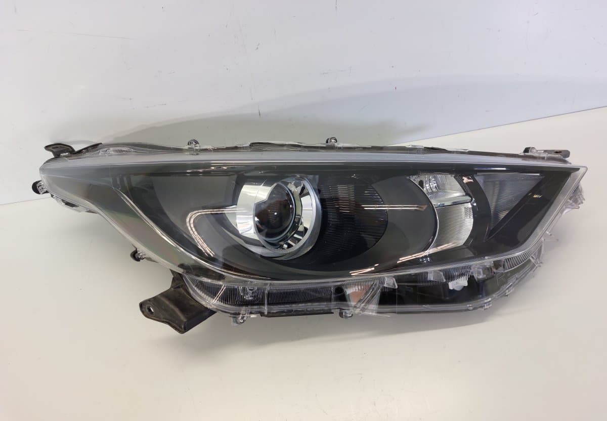 TOYOTA 81150K0080 Headlight right TOYOTA YARIS III (XP150) (2013-)