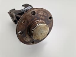 MASERATI 376600312 Wheel bearing housing front right MASERATI QUATTROPORTE II (03.94-) — thumbnail 1