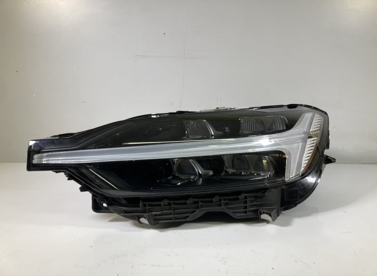 VOLVO 32342514 Headlight left VOLVO XC60 II (246) (2017-)