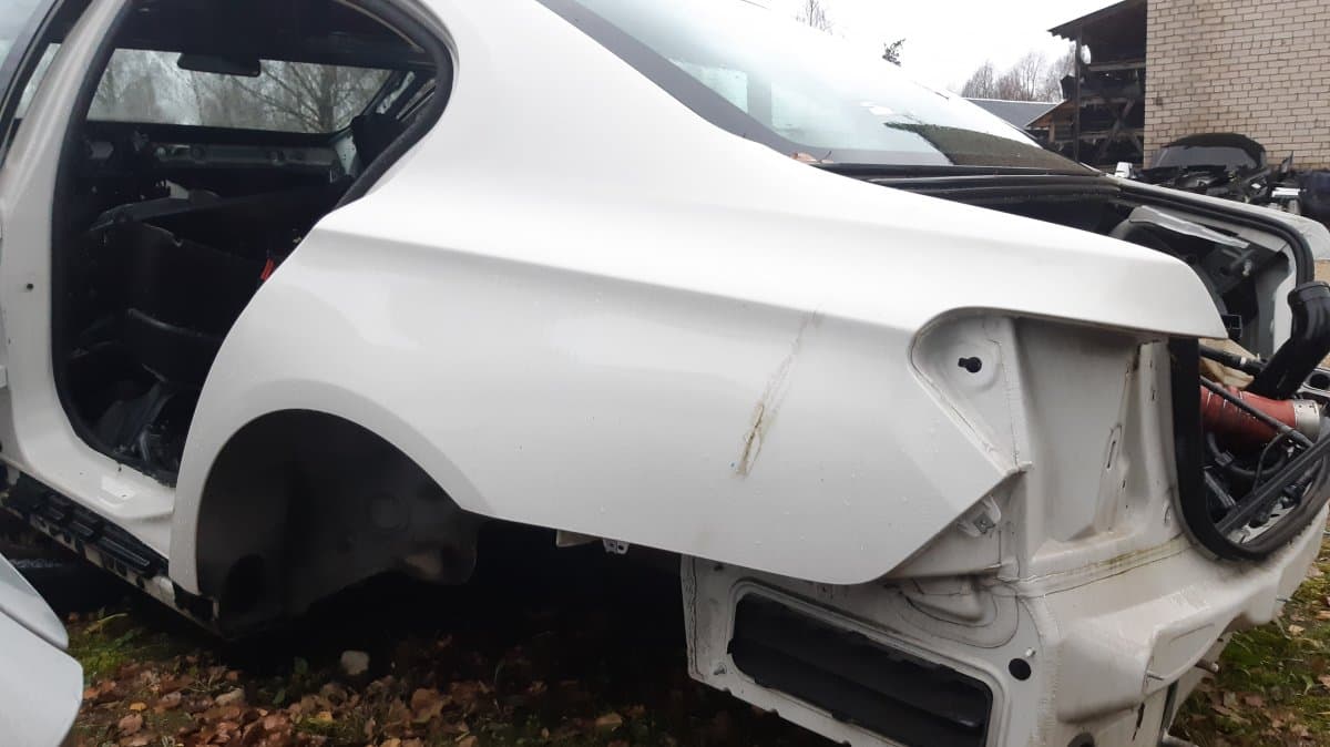 Fender Rear Left BMW 7 (F01, F02) (2008-2016)