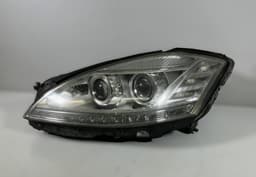 MERCEDES-BENZ A2218205561 Headlight left MERCEDES-BENZ S-CLASS (W221) (2005-2013) — thumbnail 1