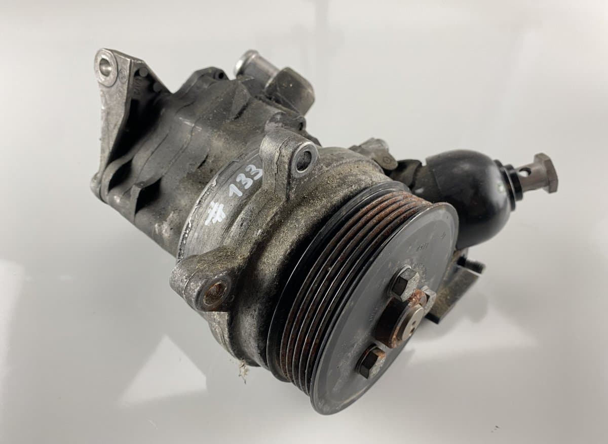 BMW 6767243 LH676724302B Power steering pump BMW 6 (E63, E64) (2004-2010)