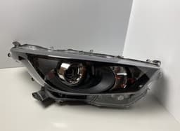 TOYOTA 81130-K0060 81130-K0080 99226-81017 9922681017 Headlight right TOYOTA YARIS III (XP130) (2010-2019) — thumbnail 1