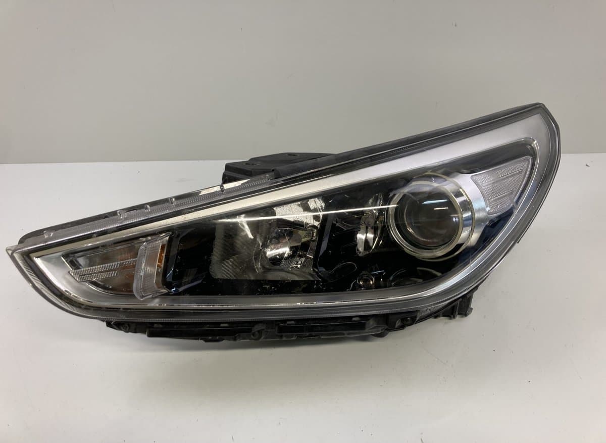 HYUNDAI G492122010 G4921-22010 G4921-21030 Headlight left HYUNDAI i30 III (PD) (2016-)