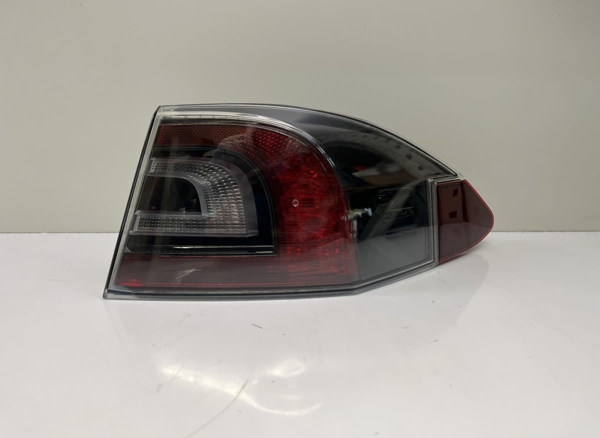 6005921-00-E 600592100E 0013411123000 Tail light, right TESLA MODEL S (5YJS) (2012-)
