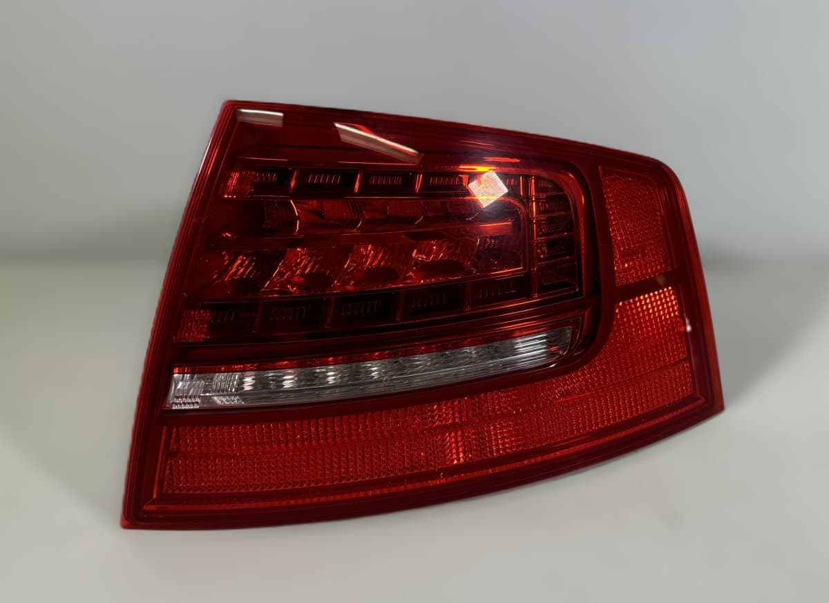 AUDI 375112R Tail light, right AUDI A8 (4E) (2002-2010)