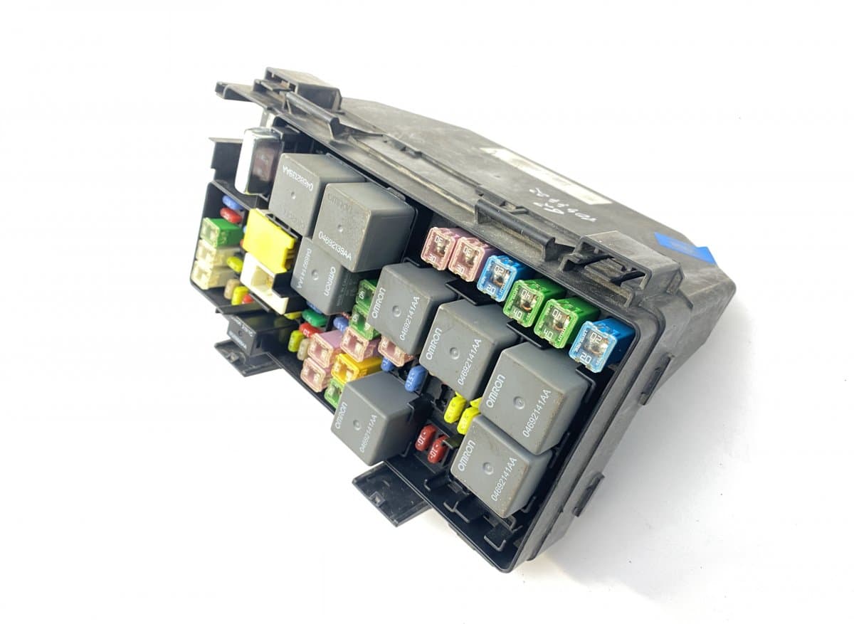 CHRYSLER 4692299AJ Fuse box CHRYSLER VOYAGER V (RT) (2007-2016)