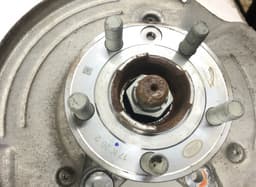 LAND ROVER LR139873 Wheel bearing housing rear right LAND ROVER DISCOVERY SPORT (L550) (2014-) — thumbnail 2