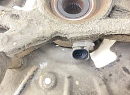 AUDI 7L8407258B Wheel bearing housing front right AUDI Q7 (4L) (2006-2015) — thumbnail 2