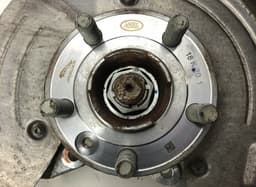 LAND ROVER LR139877 Wheel bearing housing rear left LAND ROVER DISCOVERY SPORT (L550) (2014-) — thumbnail 2
