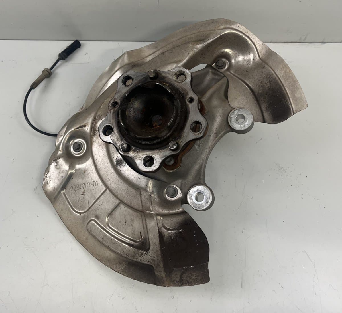 BMW 228400105 2284743-01 Wheel bearing housing front left BMW 3 (F30, F31, F34, F80) (2011-2019)
