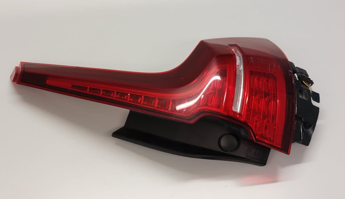 VOLVO 32291359 Tail light, right VOLVO V60 II / S60 III (224, 225, 227) (2018-)