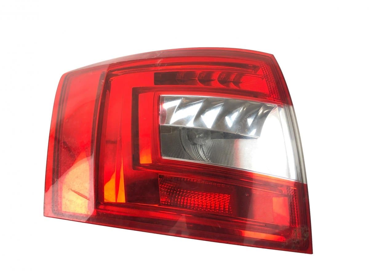 SKODA 5E9945111A Tail light left SKODA OCTAVIA III (5E) (2012-2019)