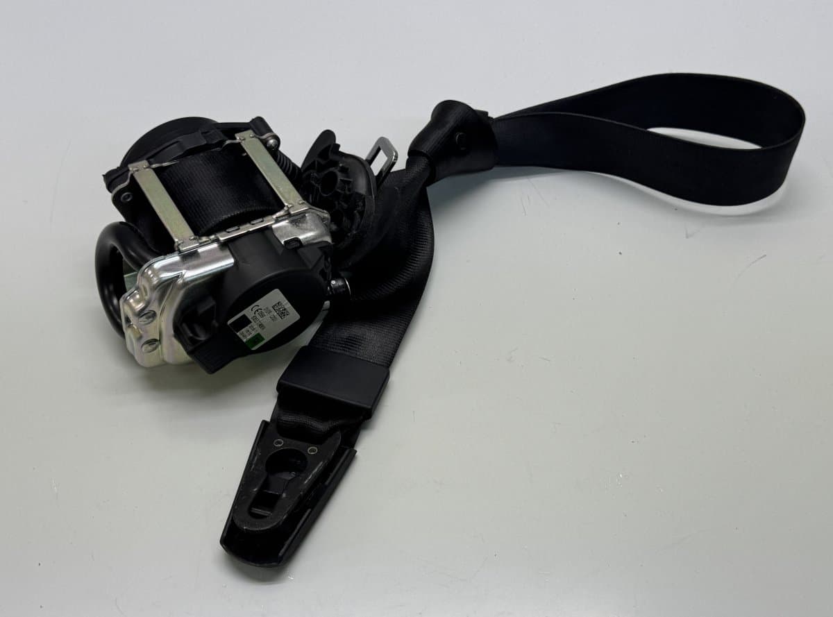 AUDI 8W0857706 Seat Belt Front Right AUDI A4 (8W, B9) (2015-)