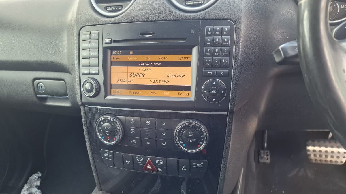 MERCEDES-BENZ BZ9831 Radio MERCEDES-BENZ ML-CLASS (W164) (2005-2011)