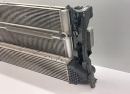 VOLVO 30794544 31368082 31280014 31319053 6G91-7A095-AD 6G917A095AD 31317423 31303975 0261230296 H0602004 Radiator set VOLVO V70 III (BW) (2007-2016) — thumbnail 2