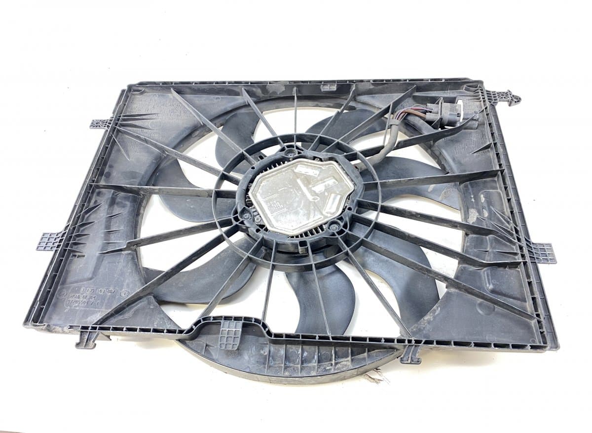 MERCEDES-BENZ 3137232033 1137328706 0130707400 Radiator Fan Electric MERCEDES-BENZ C-CLASS (W205) (2013-2021)