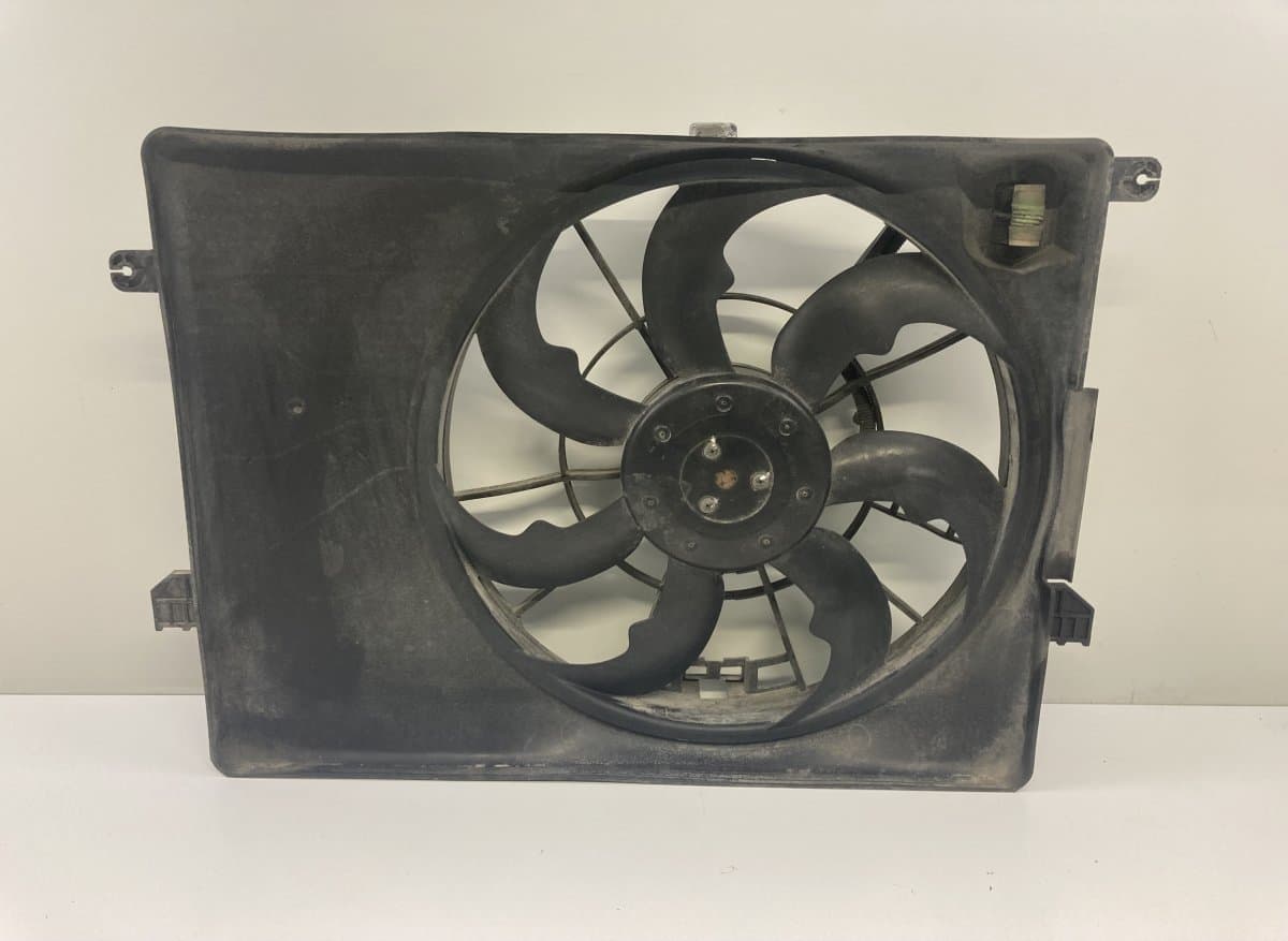 HYUNDAI 25380-3Z000 Radiator Fan Electric HYUNDAI i40 (VF) (2011-2019)