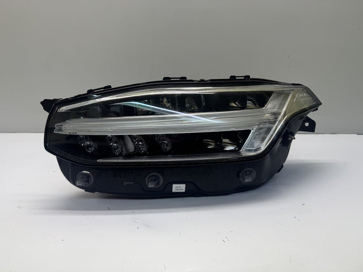 VOLVO 31446882 Headlight left VOLVO XC90 II (2014-)