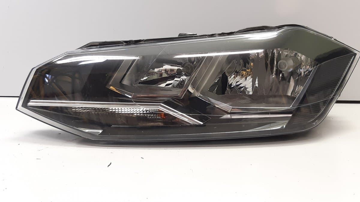 VW Headlight left VW POLO VI (AW1) (2017-)
