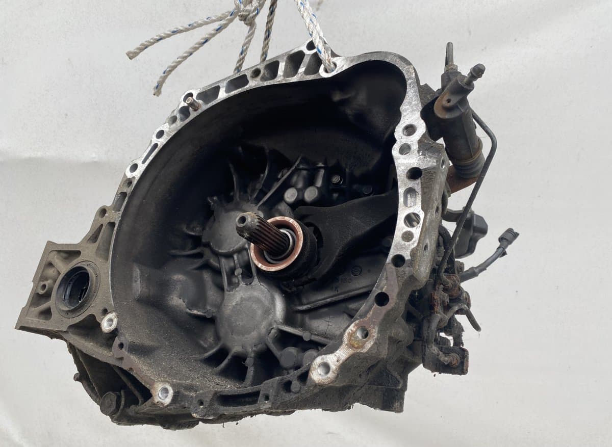 TOYOTA 3030020A90 Gearbox TOYOTA AVENSIS (T270) (2009-2018)