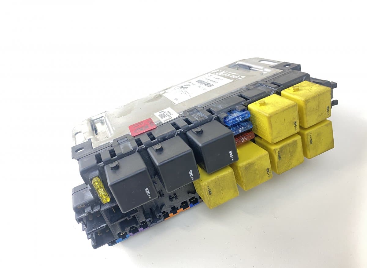 05045117 Fuse box MERCEDES-BENZ SL-CLASS (R230) (2001-2012)