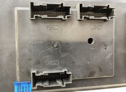 LAND ROVER LR042132 Fuse box LAND ROVER RANGE ROVER SPORT II (L494) (2013-2022) — thumbnail 3