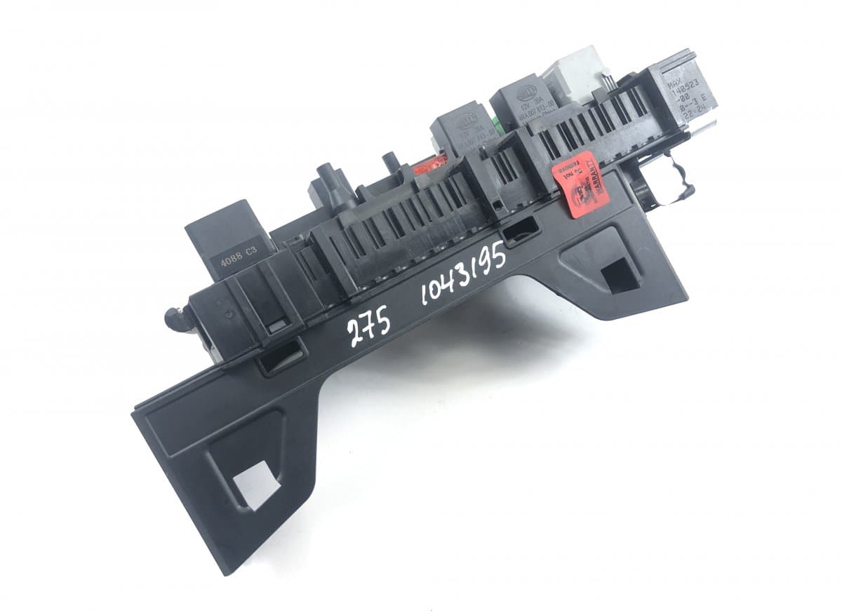 MERCEDES-BENZ A2319001504 Fuse box MERCEDES-BENZ SL-CLASS (R231) (2012-2020)