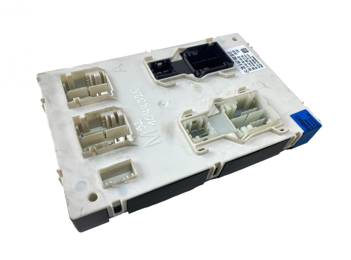 MERCEDES-BENZ 28509995 28507029 28610731 Fuse box MERCEDES-BENZ VITO / V-CLASS (W447) (2014-)