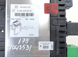 MERCEDES-BENZ 10091518 Fuse box MERCEDES-BENZ SL-CLASS (R230) (2001-2012) — thumbnail 4