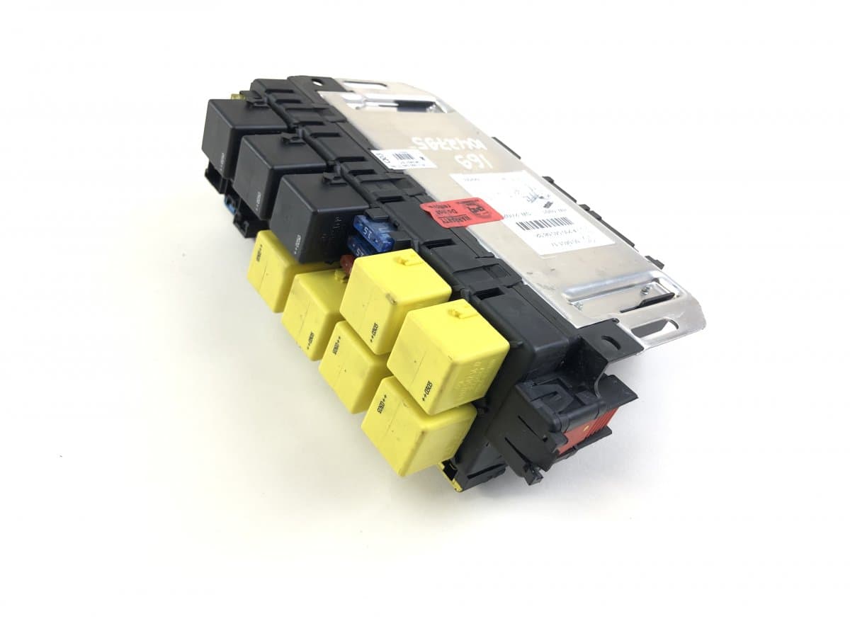 MERCEDES-BENZ 05045117 Fuse box MERCEDES-BENZ SL-CLASS (R230) (2001-2012)