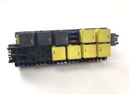 MERCEDES-BENZ 05045117 Fuse box MERCEDES-BENZ SL-CLASS (R230) (2001-2012) — thumbnail 2