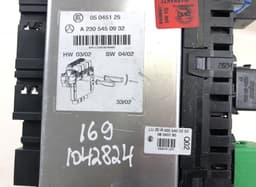 MERCEDES-BENZ 10091518 Fuse box MERCEDES-BENZ SL-CLASS (R230) (2001-2012) — thumbnail 4