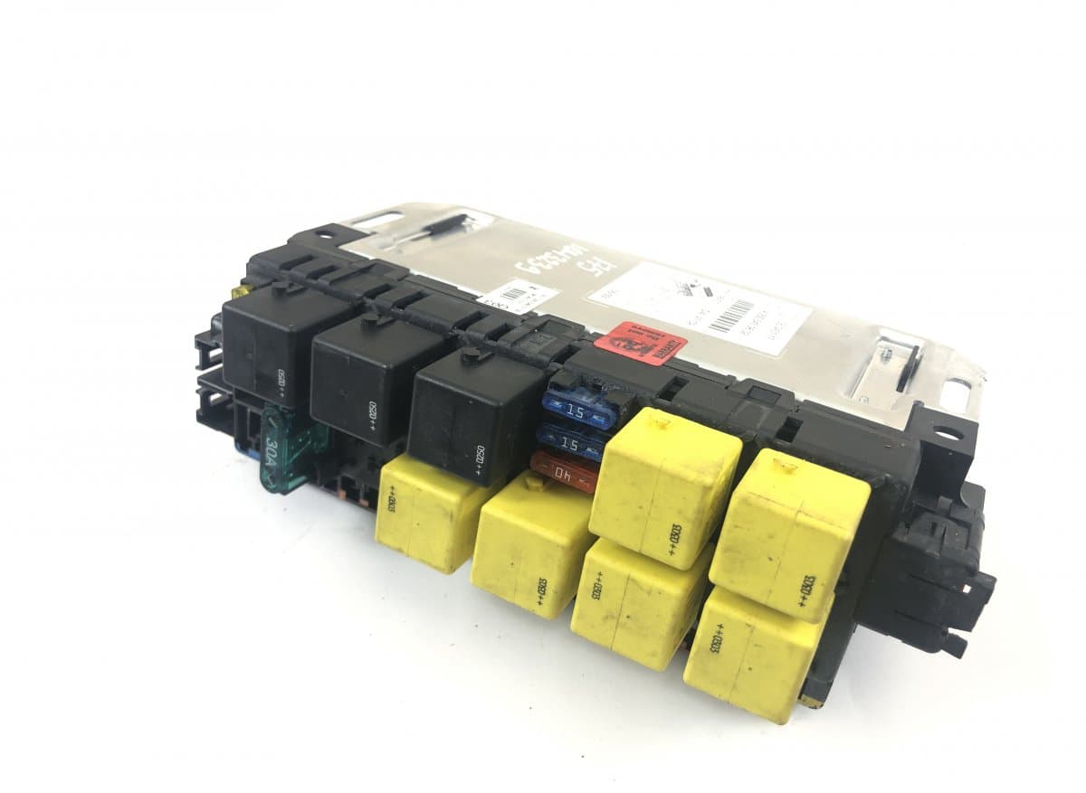 MERCEDES-BENZ 05045117 Fuse box MERCEDES-BENZ SL-CLASS (R230) (2001-2012)