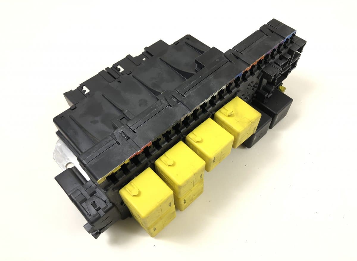 MERCEDES-BENZ 05045117 Fuse box MERCEDES-BENZ SL-CLASS (R230) (2001-2012)