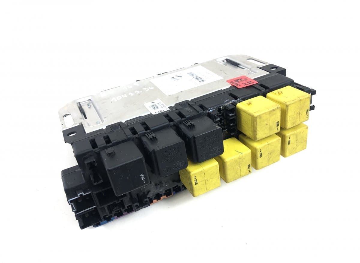 MERCEDES-BENZ 05045117 Fuse box MERCEDES-BENZ SL-CLASS (R230) (2001-2012)
