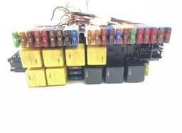 MERCEDES-BENZ 05045117 Fuse box MERCEDES-BENZ SL-CLASS (R230) (2001-2012) — thumbnail 2