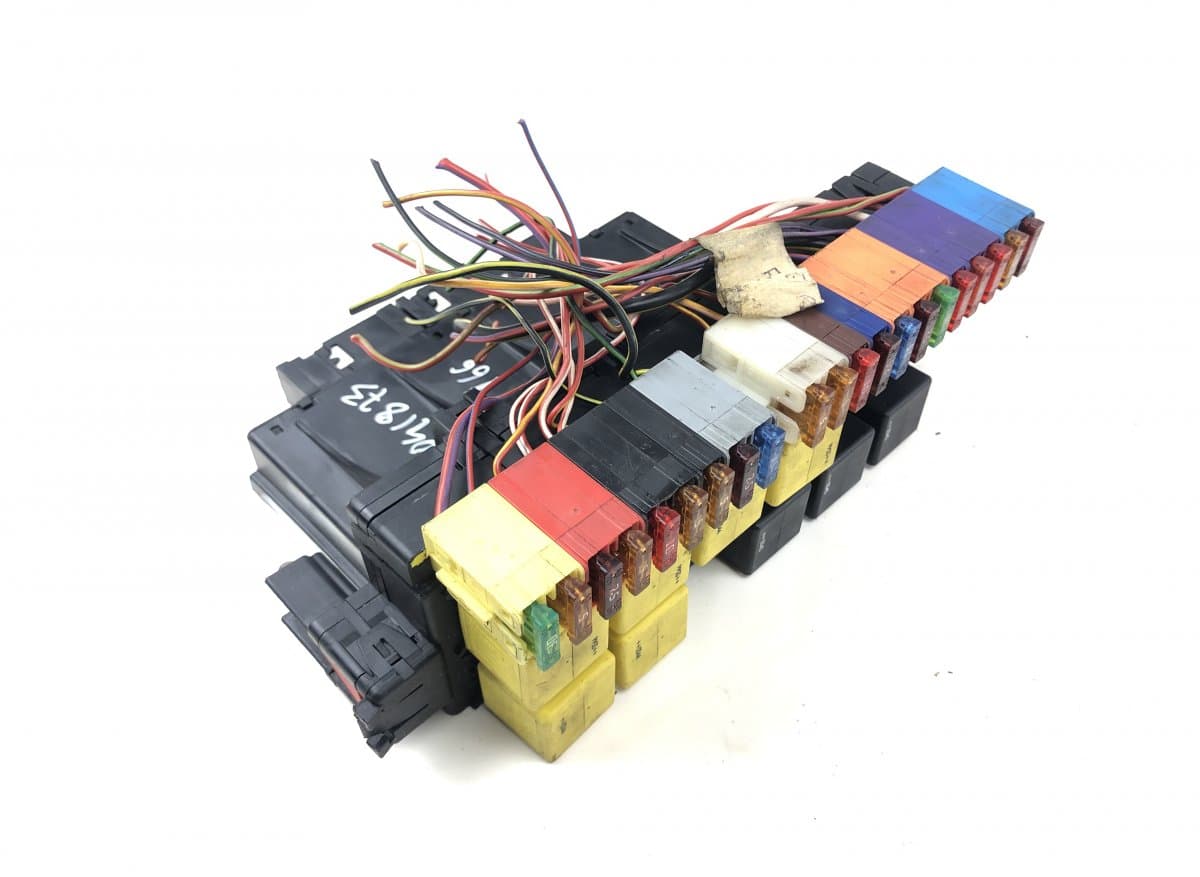 MERCEDES-BENZ 05045117 Fuse box MERCEDES-BENZ SL-CLASS (R230) (2001-2012)