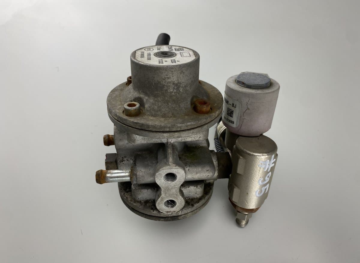 110R000090 E010M0055 E160M0026 Fuel pressure regulator SUBARU LEGACY V / Outback (2009-2014)