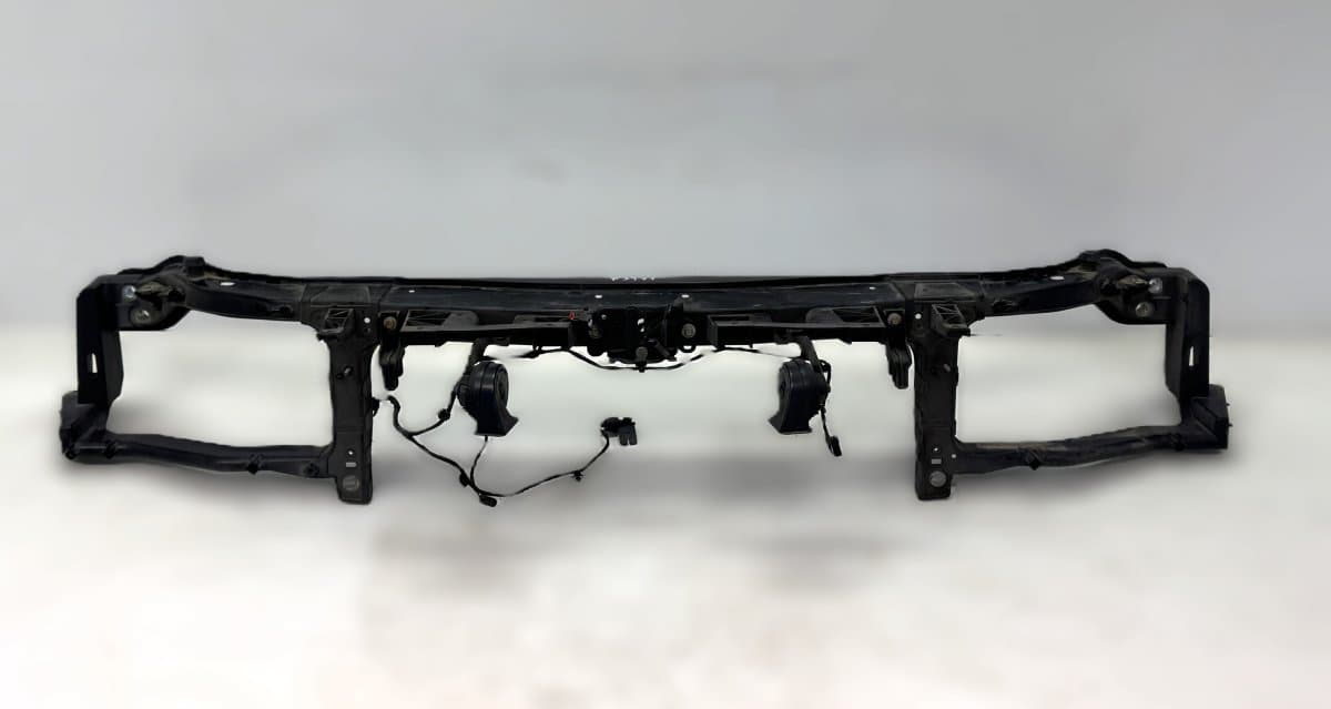 CHRYSLER 68142203AA Front panel CHRYSLER 300C II (2010-2023)