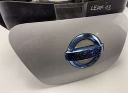 NISSAN 65701-3NB5A 658233NA0B 65823-3NA0B 657303NA1B 65730-3NA1B Fuel flap NISSAN LEAF I (ZE0) (2010-2017) — thumbnail 3