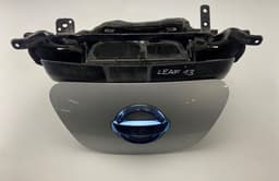 NISSAN 65701-3NB5A 658233NA0B 65823-3NA0B 657303NA1B 65730-3NA1B Fuel flap NISSAN LEAF I (ZE0) (2010-2017) — thumbnail 1