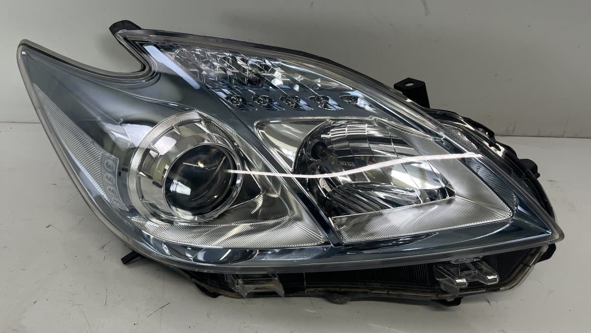 HCHR740 8111047231 Headlight right TOYOTA (FAW) PRIUS Hatchback (02.12-)